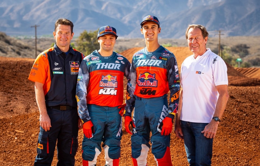 KTM team Las Vegas 19 1024x693 2